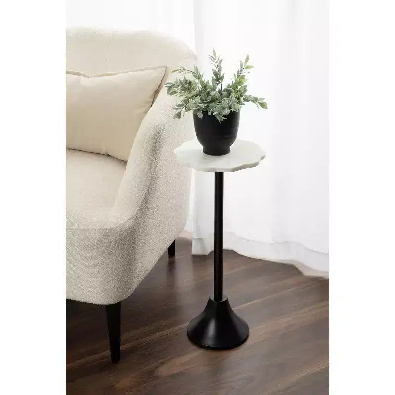 Table d'appoint ronde en marbre festonné et métal noir/doré/argenté pour 1