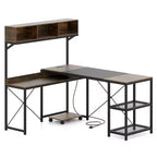 Bureau d'angle en L marron rustique et noir avec étagères et prises électriques pour 1 personne