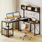 Bureau d'angle en L marron rustique et noir avec étagères et prises électriques pour 1 personne